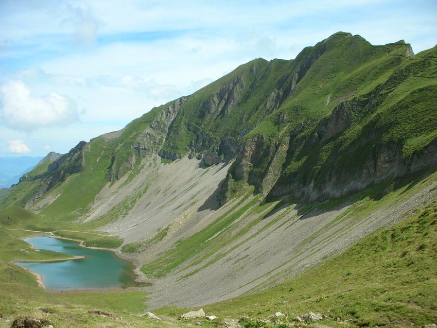 Eisee am Fuss des Arnihaaggen-Massivs